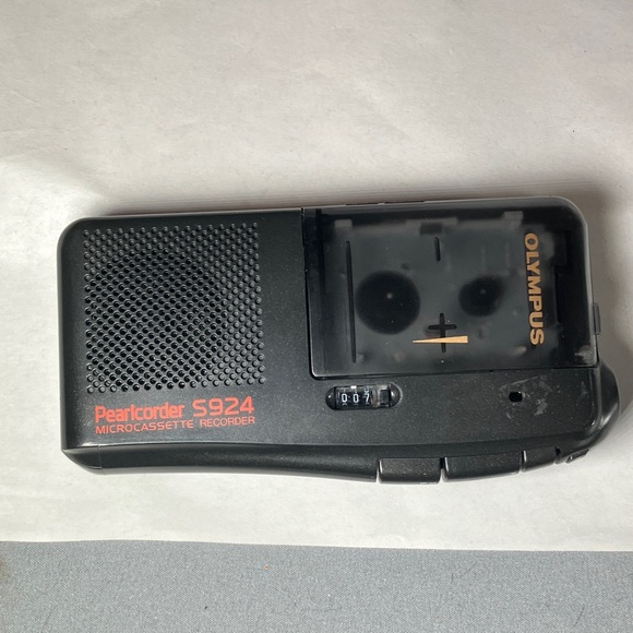 Olympus Pearlcorder 5924 Microcassette Recorder - Picture 6 of 11
